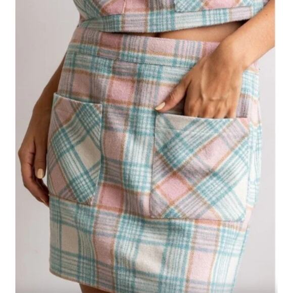 LeLis Pink Blue Cream Plaid Mini Skirt Side Zip Front Pockets Size Large NWT - Picture 2 of 9